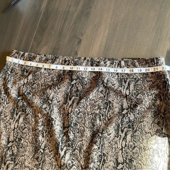 NWT Style & Co. Stretch Comfort Waist Mini Skirt Snakeskin Print 3X - Picture 8 of 9
